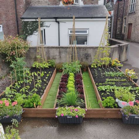 raised bed garden layout pictures